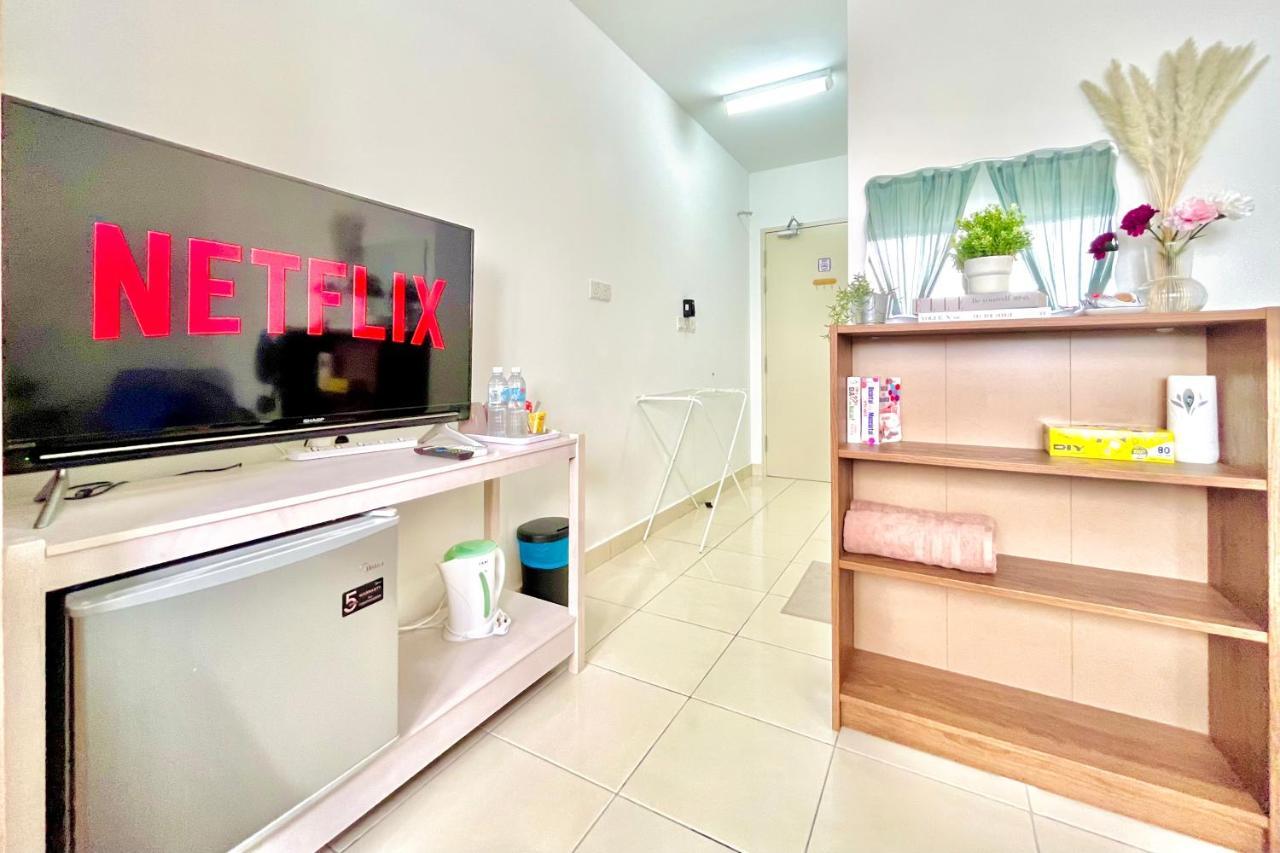 Alanis Studio Suite {Shortstay} Sepang Luaran gambar