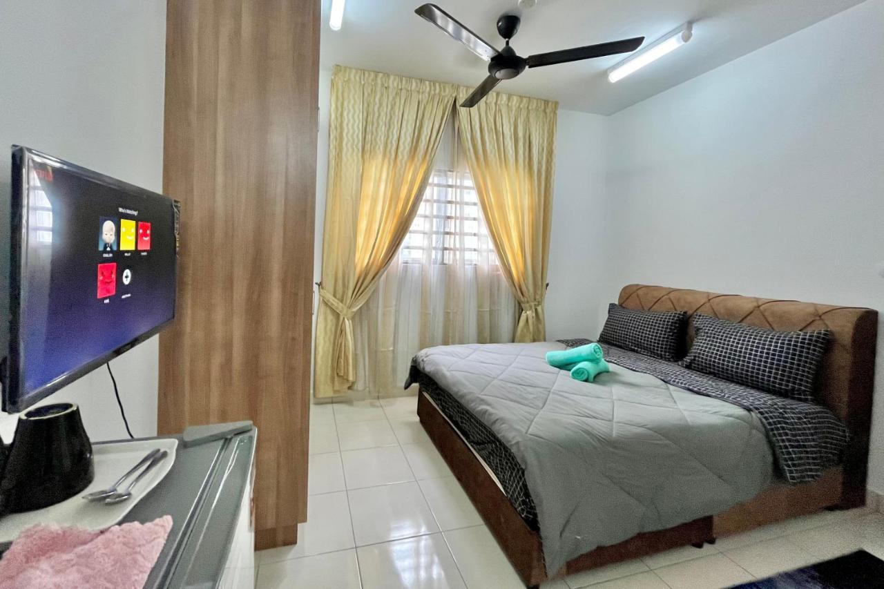 Alanis Studio Suite {Shortstay} Sepang Luaran gambar